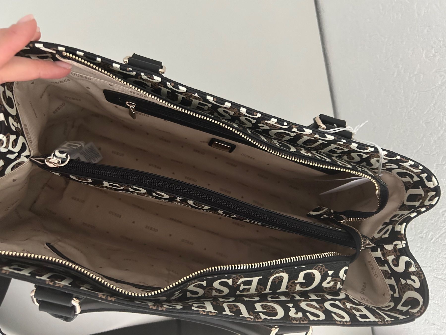 Guess Taschen: Sac de voyage GUESS – Neu und originalverpackt aus Gorgier von ninon1975 1
