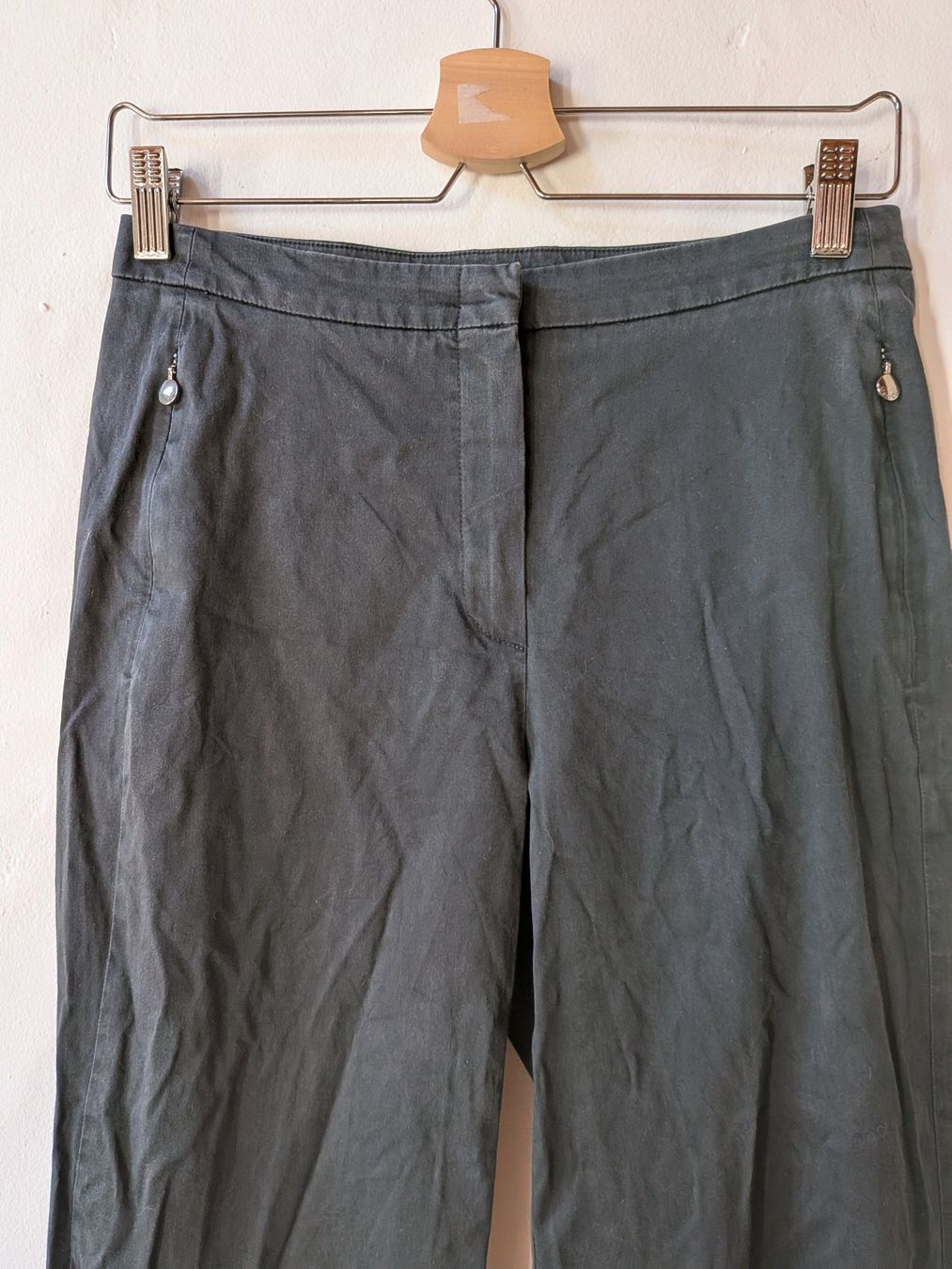 Marc Cain Pantaloni: Ausgestellte Papierhose von Marc Cain Baumwolle – Usato da Peccia venduto da LillyMarie98 1