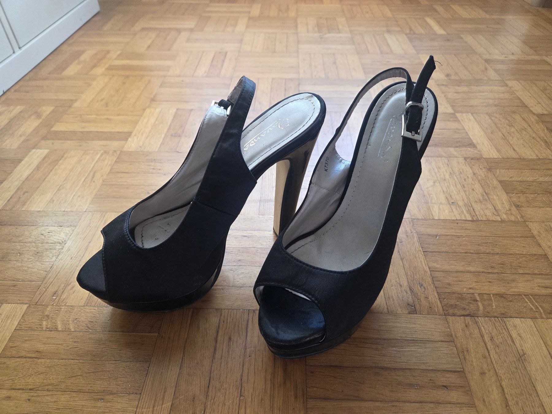 Scarpe da donna: Highheels Gr. 39 – Usato da Basel venduto da Roundtrip
