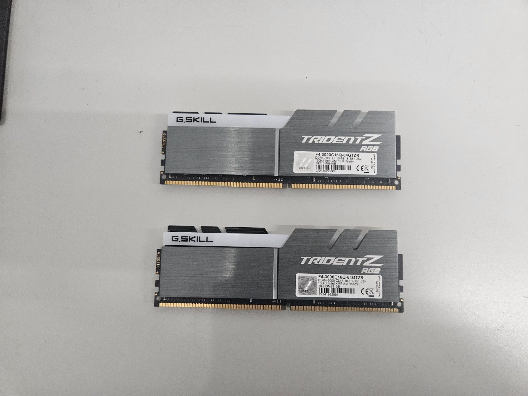 PC: 2x16GB DDR4-3000 RAM Kit! – Usato da Mellingen venduto da Mech-Service