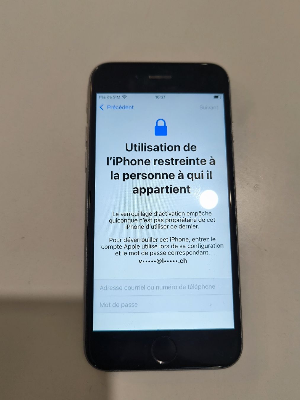 Apple Portables: iPhone 6S blocked Apple  – D'occasion à Riaz par vanucaptures 2