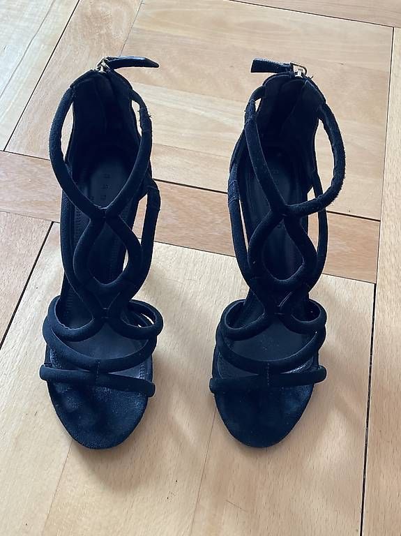 Sandro Scarpe da donna: Sandales Sandro en daim noir  T. 38 – Usato da Lausanne venduto da generation 1