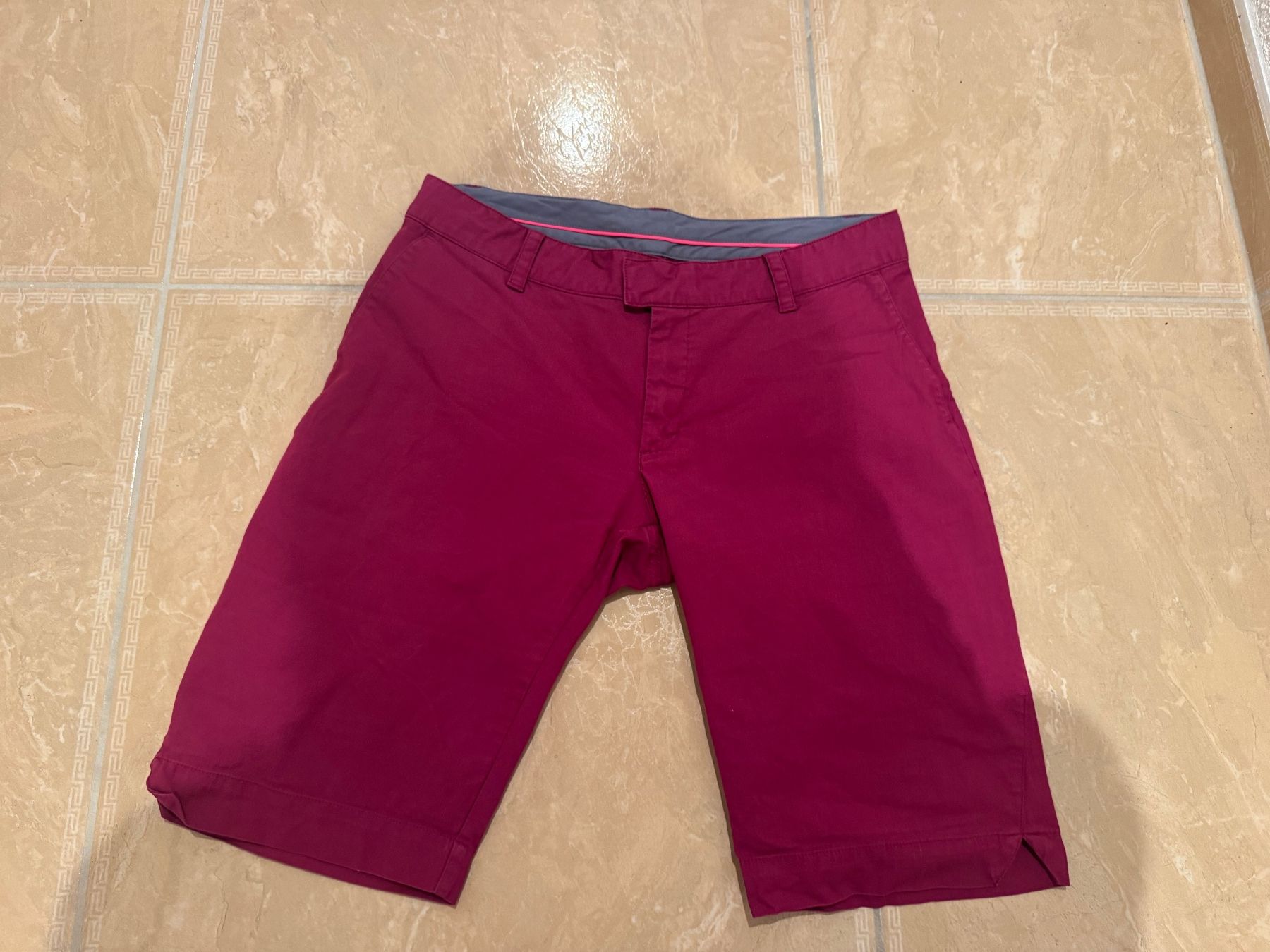 Pantaloni: Peak Performance NWT Shorts, 28 NP 99.95 Fr – Nuovo (secondo la descrizione) da Klingnau venduto da Markus14