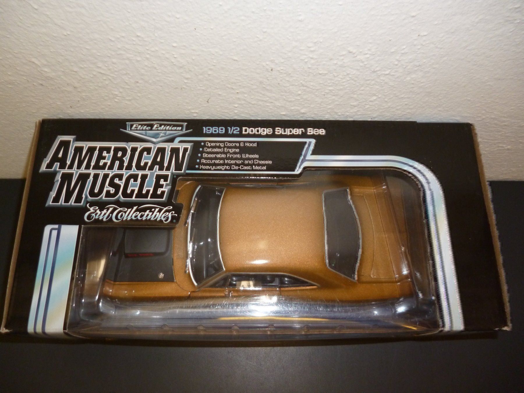 Dodge Modellini d'auto: Dodge Super-Bee 69 1/2 Six-Pack 1:18 AMM – Nuovo e nell'imballaggio originale da Niederwil SG venduto da Kaicorner03 1