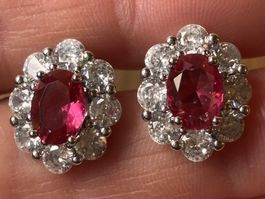 Puces d'oreilles vintage rubis et brillants