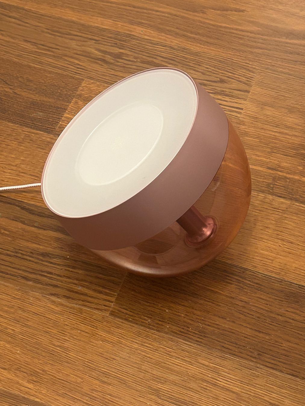 Philips Lampes: Phillips Hue Iris in Pink – D'occasion à Wettswil par ene_8wkc 2