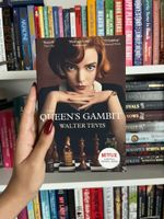 "The Queen's Gambit" von Walter Tevis, English)