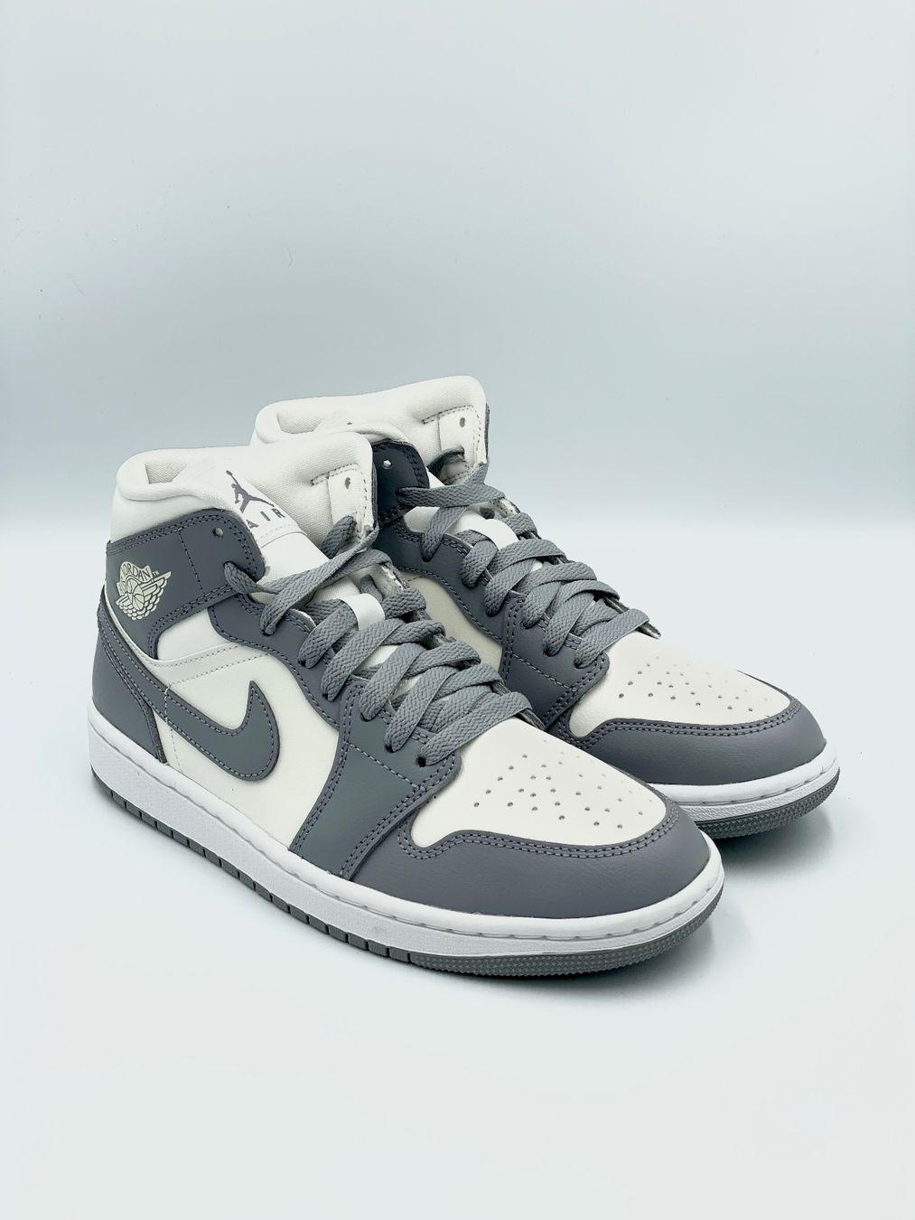 Jordan Scarpe da donna: Jordan 1 Mid Stealth Grey EU 37.5 – Nuovo e nell'imballaggio originale da Erlinsbach venduto da sasneakers