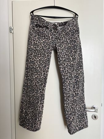 BDG Jeans mit Leo-Muster, Gr. 27W 32L