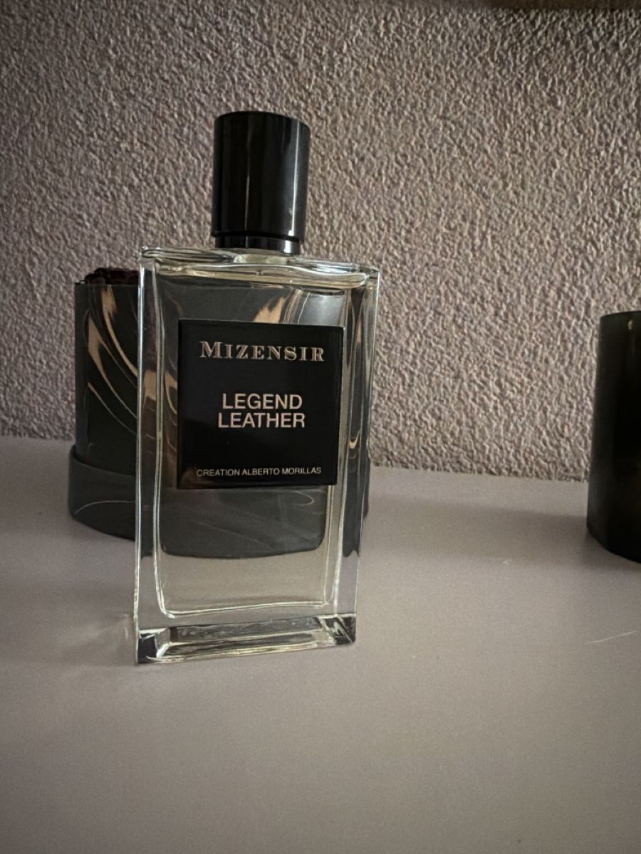 Profumi & Eau de Toilette: Mizensir Legend Leather Eau de Parfum 100ml! – Nuovo (secondo la descrizione) da Zürich venduto da mro_d2d8