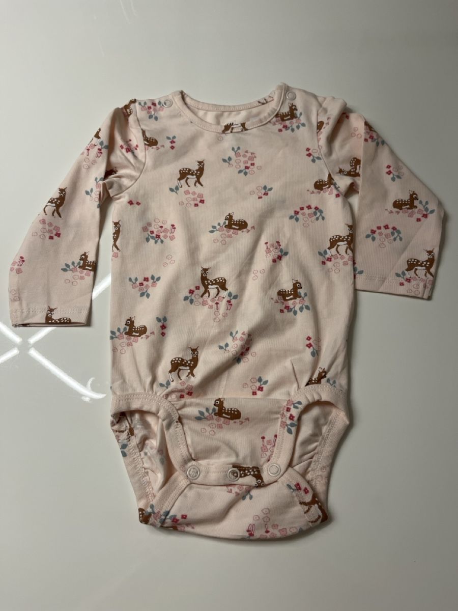 H&M Lotti & Set di vestiti: H&M Body rosa Gr. 68 – Nuovo e nell'imballaggio originale da Oberwil BL venduto da FinjaBijou