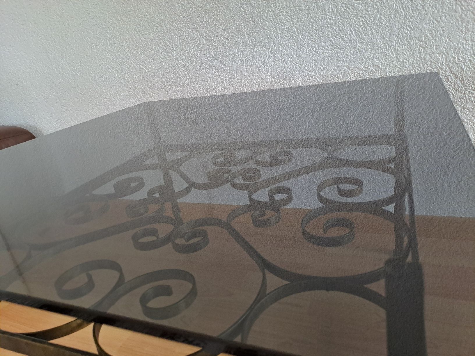 Tables: Couchtisch / Beistelltisch mit Glasplatte – D'occasion à Glarus par Morana86 1