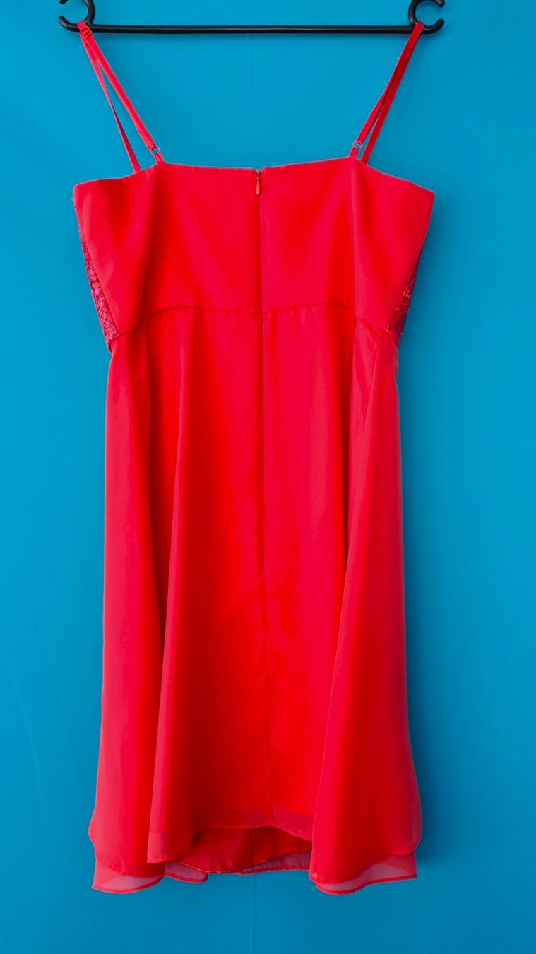 Costumi: Damenkleid Rot Grösse 36 – Usato da Saland venduto da V-Tour 3