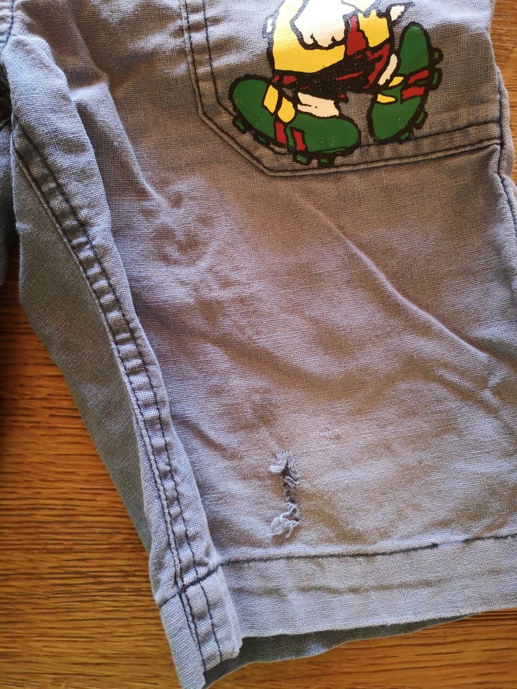 H&M Pantaloni: Kurze Hose Gr 104 Snoopy – Usato da Vordemwald venduto da Esel04 1