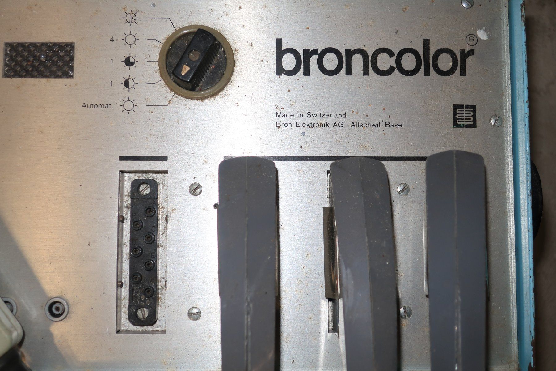 Broncolor Flashs: Broncolor Generator 202 & Adapter Kabel – Défectueux à Zürich par dnk_nrd8 1