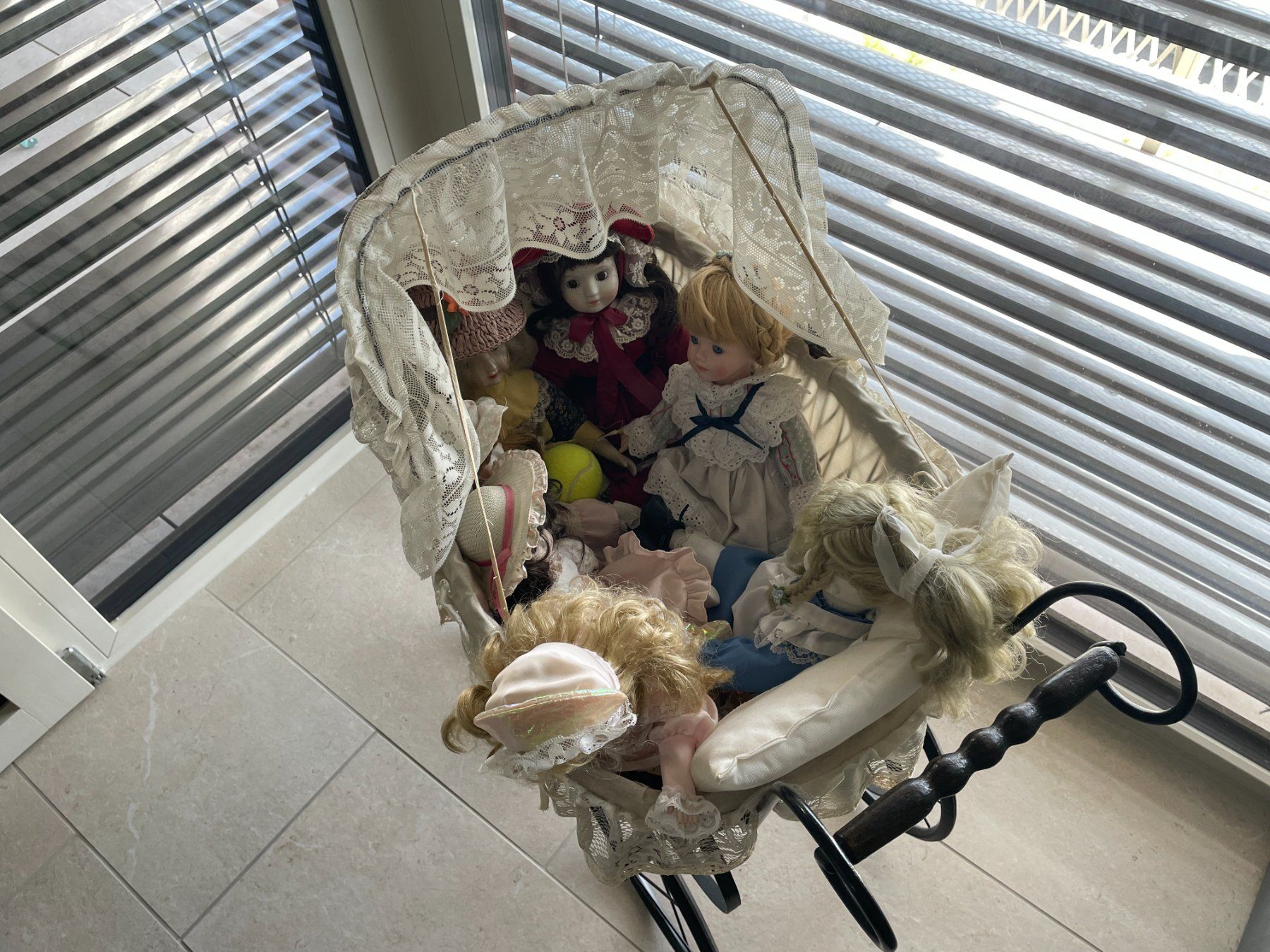 Voitures de poupées: Puppenwagen – D'occasion à Zürich par Yaris1 1