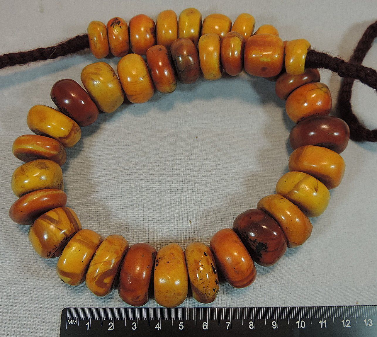 Catenine: Bumble Bee, Berber Halskette mit grossen Perlen – Usato da Duggingen venduto da doogbua 2