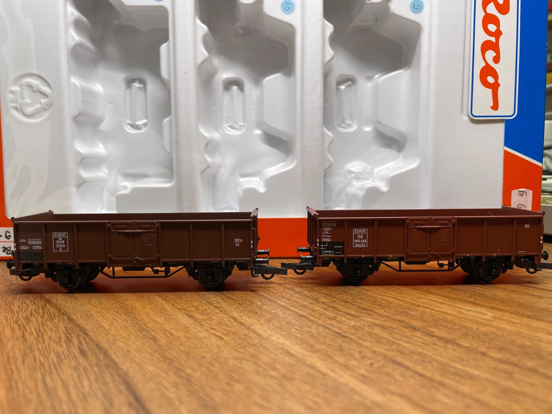Roco Modellini di ferrovie: Roco Güterwagen Set mit 3 Stk. Güterwagen – Usato da Villmergen venduto da Mfritz 1