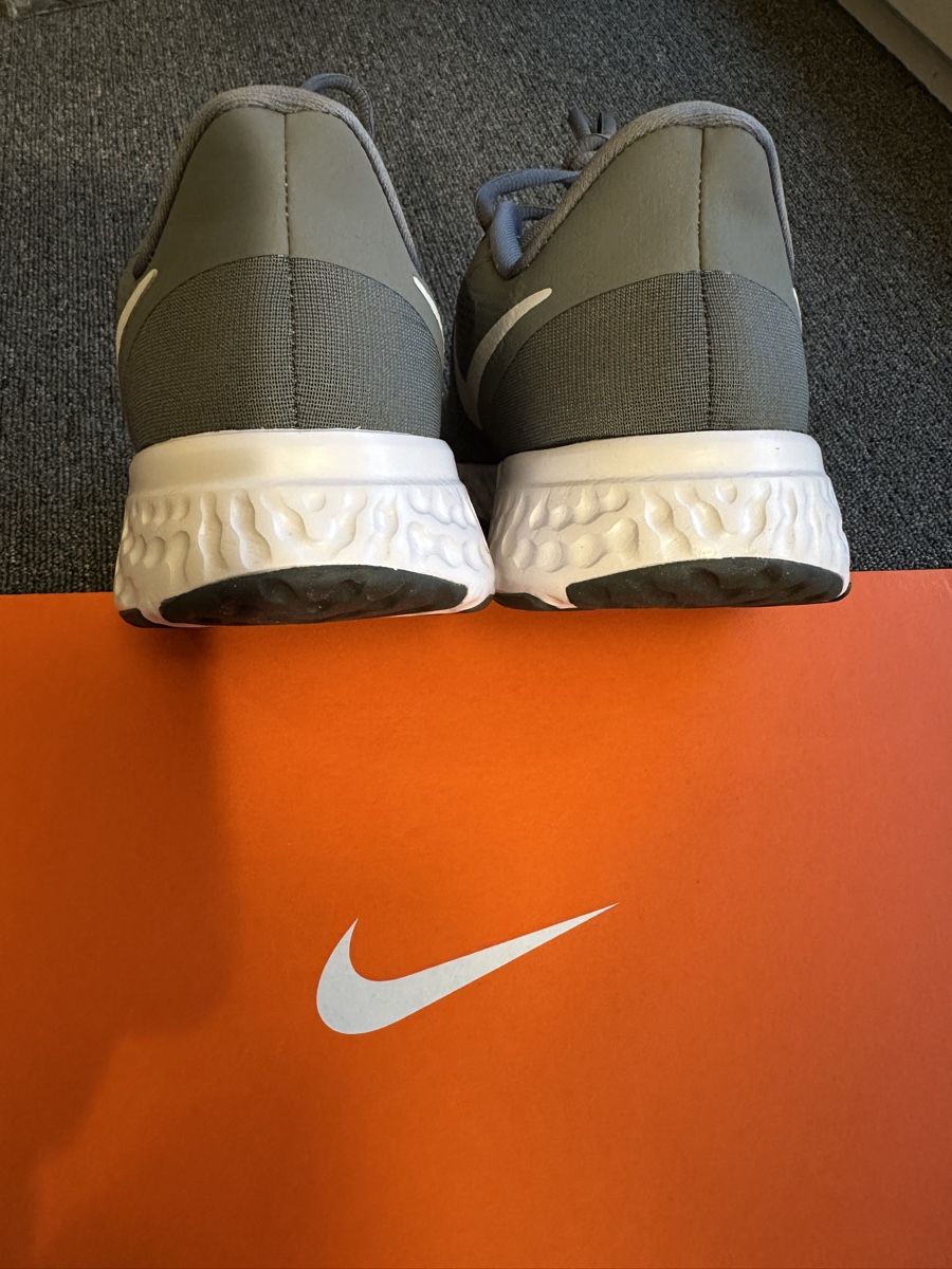 Nike Scarpe da uomo: Nike Revolution 5 unisex taille 40 gris – Nuovo e nell'imballaggio originale da Bulle venduto da LeMoleson 6