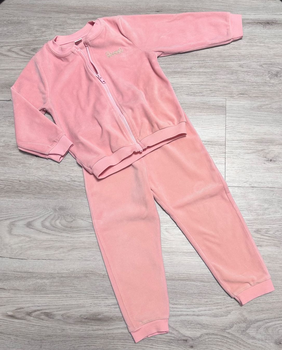 Completi: TOP Gr 98 NICKI Trainer Jacke Hose Pyjama – Usato da Rickenbach b. Wil venduto da sunneschii_ 1