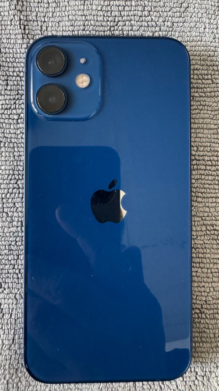 Apple Portables: iPhone 12 mini, 64 GB, blau – D'occasion à Emmenbrücke par Meggen1969 1