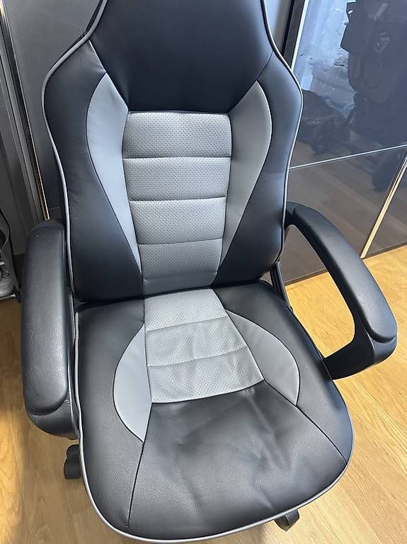 Sedie: Bequemer Büro-Stuhl mit Leder-Optik – Usato da Oberkulm venduto da tes_799n