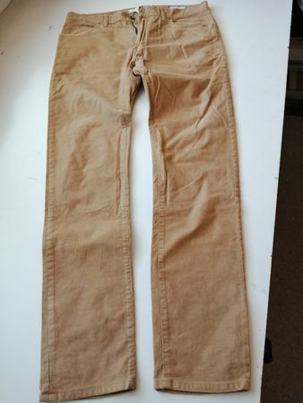 Herren Cordhose von H&M, Grösse 36, Top Zustand für Winter 