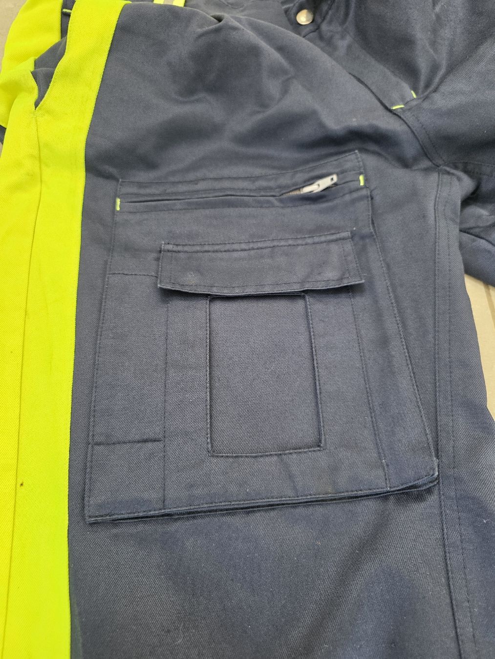 Pantaloni: Arbeitshose Rescuewear – Usato da Hausen AG venduto da Monchhichi01 4