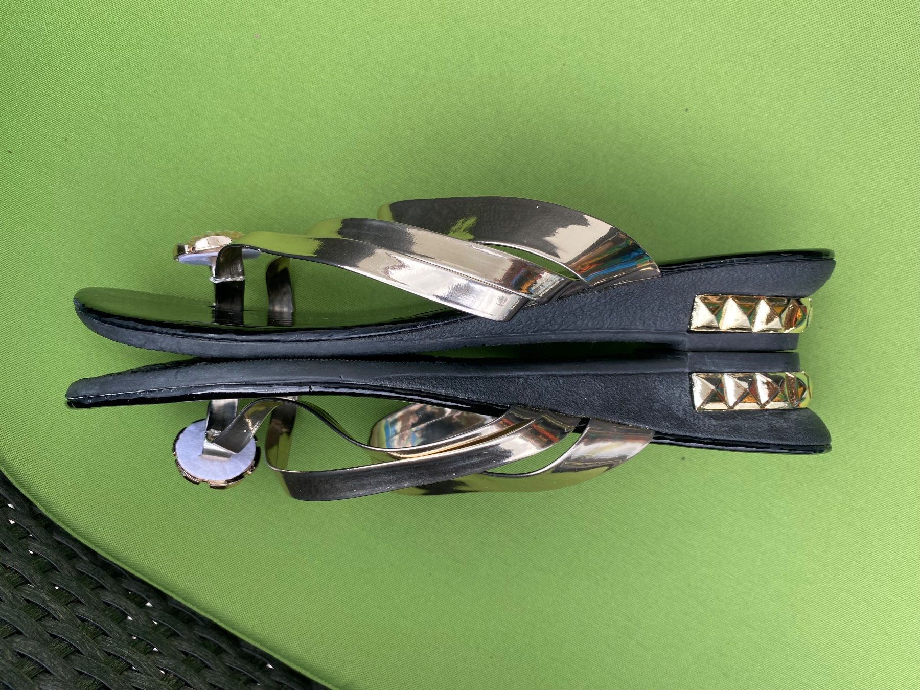 Chaussures femmes: SUMMERTIME - stylische Flip-Flops mit Décor, gold, 39 – Neuf (Voir description) à Winkel par ferrari2022 2
