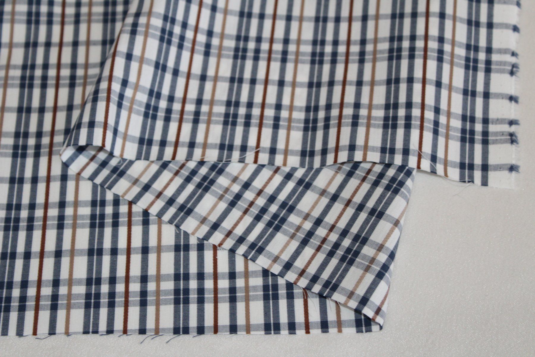 Tessuti: Stoff Baumwolle weiss/blau/beige kariert – Nuovo (secondo la descrizione) da Obfelden venduto da solomon111 2