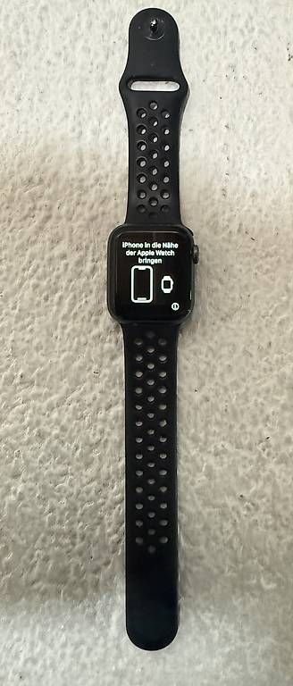 Apple Smartwatch: Apple Watch Series 4 – Usato da Elgg venduto da _Illy_