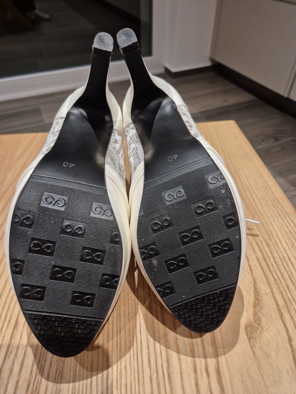 Damenschuhe: Schnürschuhe in Weiss mit Spitze – Neu (gemäss Beschreibung) aus Lanzenhäusern von Sulaika0 3
