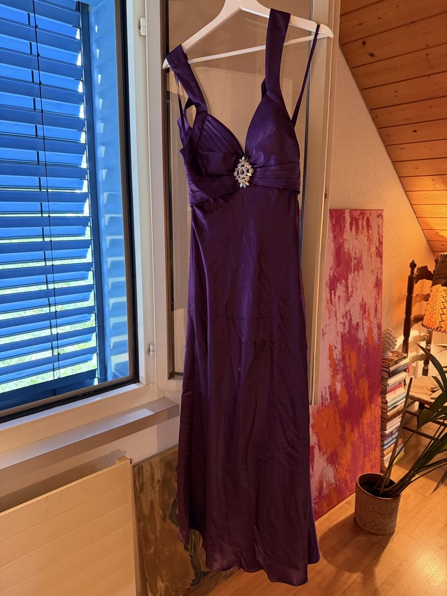 Kleider: Abendkleid Lila gebraucht – Defekt aus Zürich von BettinaMarie2308