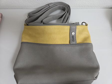 Zwei Handtasche