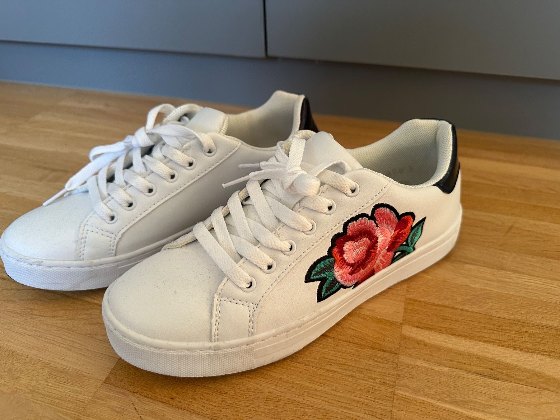 Damenschuhe: weisse Schuhe – Gebraucht aus Arch von tam_ctz2 1