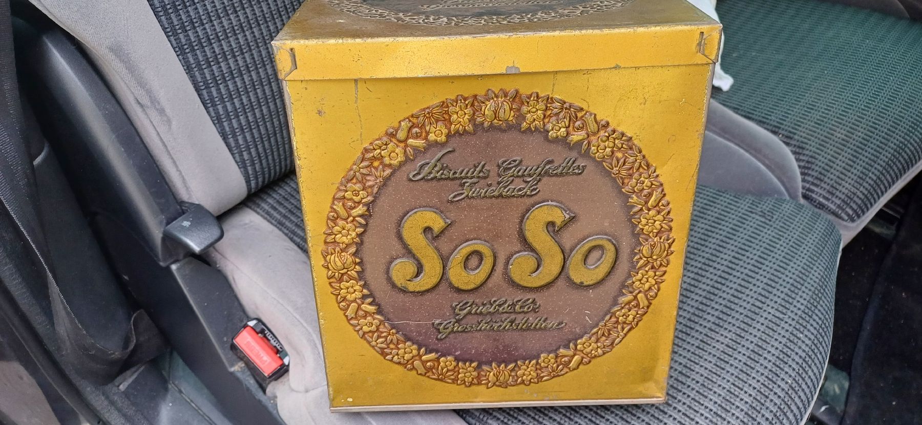 Tutte le decorazioni: SoSo Biscuits Dose Blechdose Vintage Sammler – Usato da Flawil venduto da Pinkmalibu 4