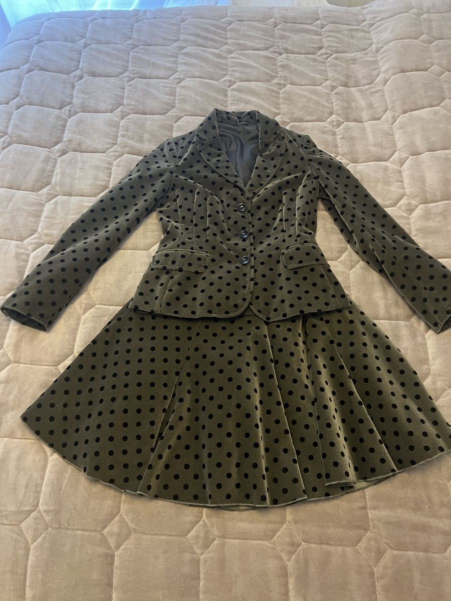 Moschino Anzüge & Kostüme: Moschino suit / Blazer with skirt – Gebraucht aus Genève von Kmattr