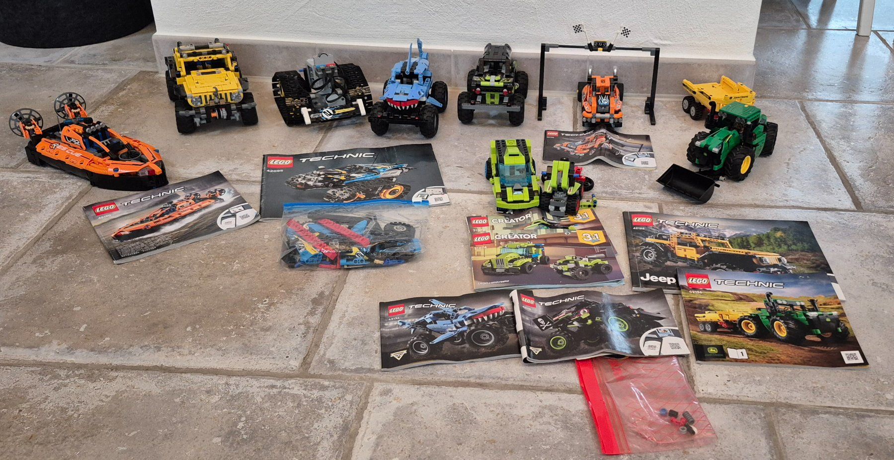 Lego Kit di costruzioni: Diverse Lego Technic und Creator Bausätze – Usato da Steinmaur venduto da Poleni