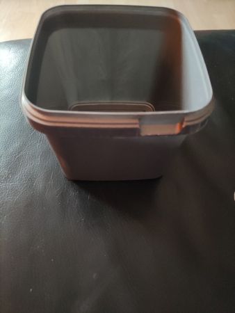 Kleine Lebensmittel Box, grau mit Deckel zum Aufbewahren