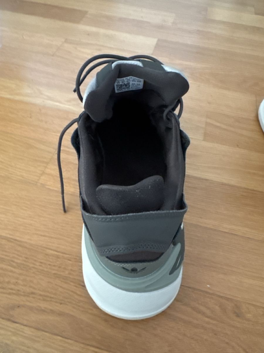 Herrenschuhe: Adidas Sneaker – Neu (gemäss Beschreibung) aus Kreuzlingen von eli_qm8d 2