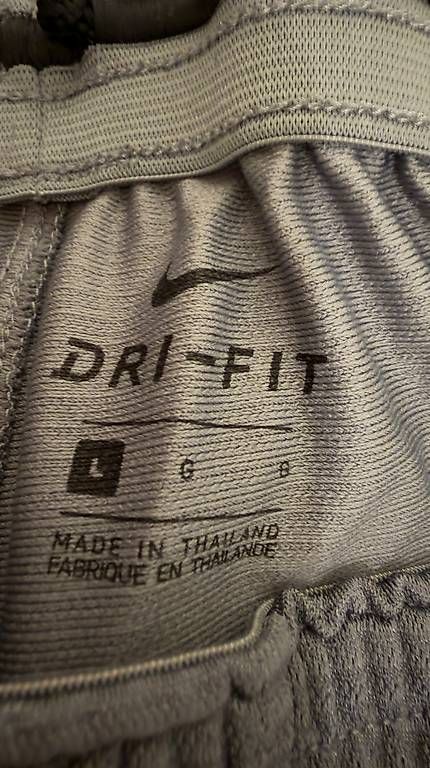 Hosen: Nike Basketball Shorts grau – Gebraucht aus Brunnen von sea_c7bm 1