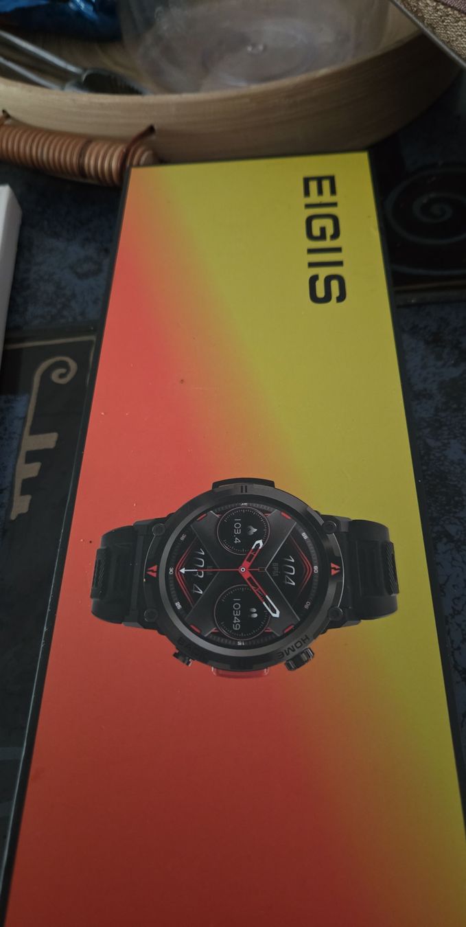 Smartwatch: Montre connectée EIGIIS, fonctions complètes, presque neuf – Nuovo (secondo la descrizione) da Prangins venduto da ced_jgm7