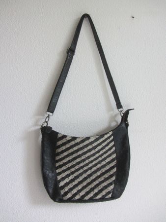 MADDISON - Leder Umhängetasche