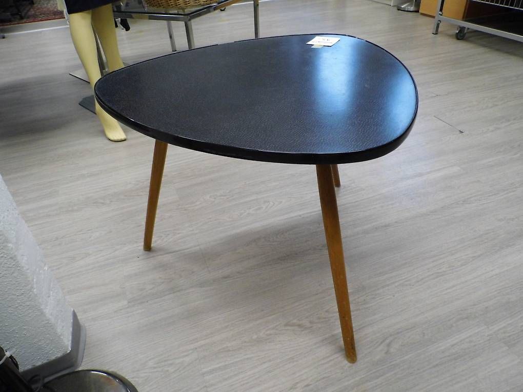Tavoli: Original Nierentisch mit schwarzer Oberfläche – Usato da Schaffhausen venduto da Galleria13_Brocki_SH