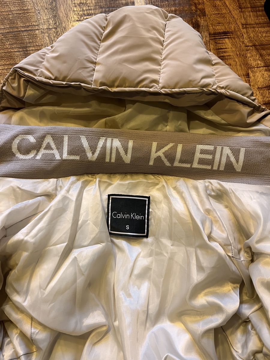 Calvin Klein Jacken: Calvin Klein Winterjacke – Neu (gemäss Beschreibung) aus Effretikon von Michelle.rthl 3