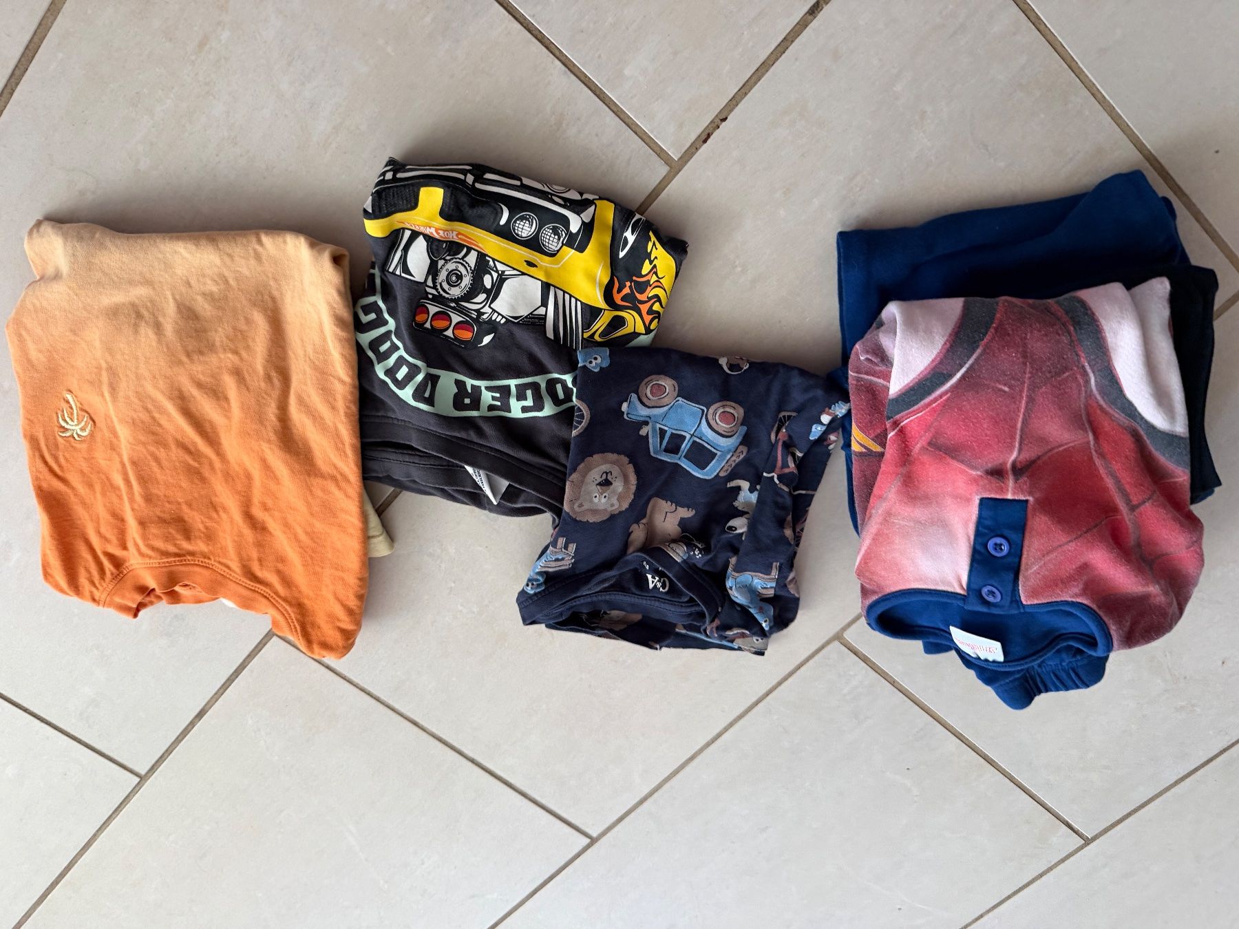 Ensembles coordonnés: XXL Kleiderpaket Jungs 128 – D'occasion à Rümlang par sunschine_90 5