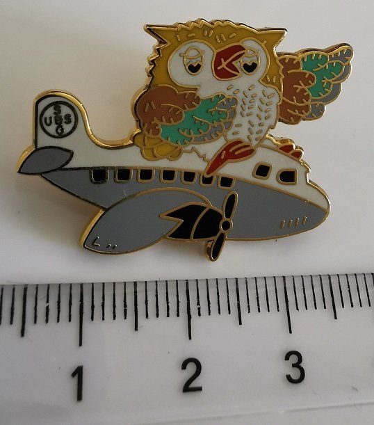 Plaketten & Abzeichen: UBS - Pin mit Motiv Flugzeug und Eule – Gebraucht aus Wilen b. Wollerau von morethanmusic