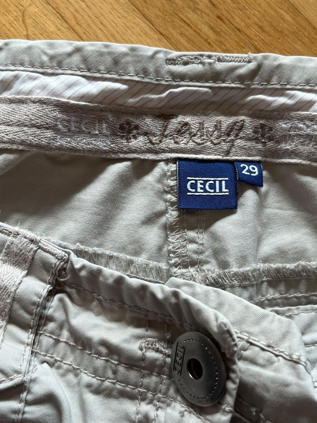 Cecil Pantaloni: 3/4 Cecil Hose Jessy style – Usato da Ittigen venduto da Luky37 2