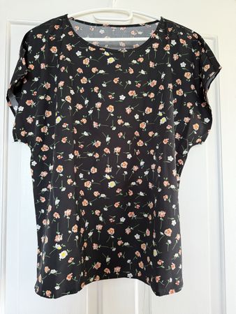 Sommerliches Blüemli-Shirt, Schwarz, Grösse XL, Top! (51)