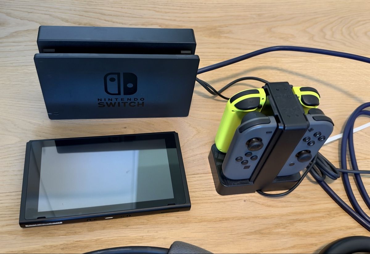 Nintendo Console: Nintendo Switch mit viel Zubehör – Usato da Wettingen venduto da stekne89 1